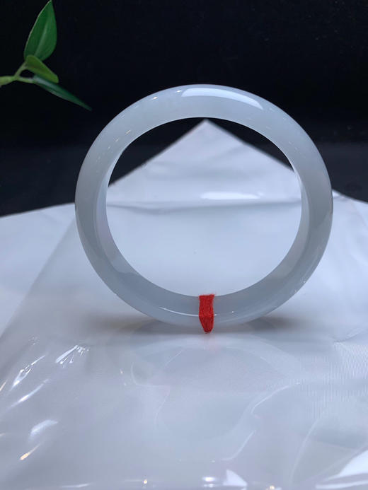 620597，60白月光手镯，整体清新干净，底子细腻 商品图3