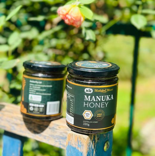 澳洲塔斯马尼亚特产，一手货源；未经过滤，纯天然，收集蜂蜜未曾破坏蜂蜜的活性。麦卢卡蜂蜜品种珍贵堪称蜂蜜中的爱马仕，且具有独特的抑菌功效。常食用麦卢卡蜂蜜来抵御幽门螺杆菌，保护肠胃，具有药用价值的蜂蜜。 商品图4