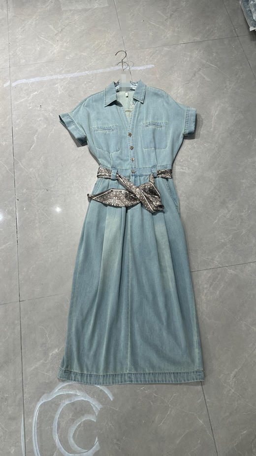 【门店同款】ENJOY夏季“都市漫游”丝巾收腰牛仔连衣裙 163497285 商品图1