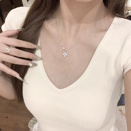 【七夕情人节礼物 s999足银 玫瑰礼盒】六鑫珠宝 s999足银 双生四叶草 2025新款项链 轻奢小众 商品图6