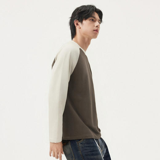 gxg.jeans男装  肌理感撞色拼接设计时尚宽松圆领卫衣男 25秋热卖 商品图3