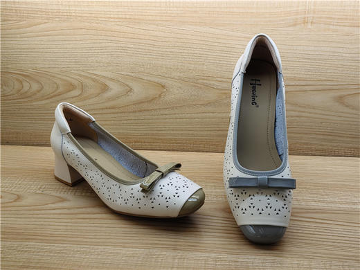 豪行夏季新款正品真皮时尚舒适镂空中跟浅口女凉鞋24264688 商品图3