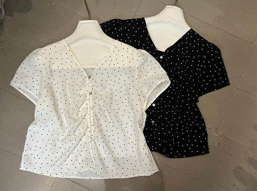 【门店同款】ENJOY夏季V领波点上衣 162997376 商品图0
