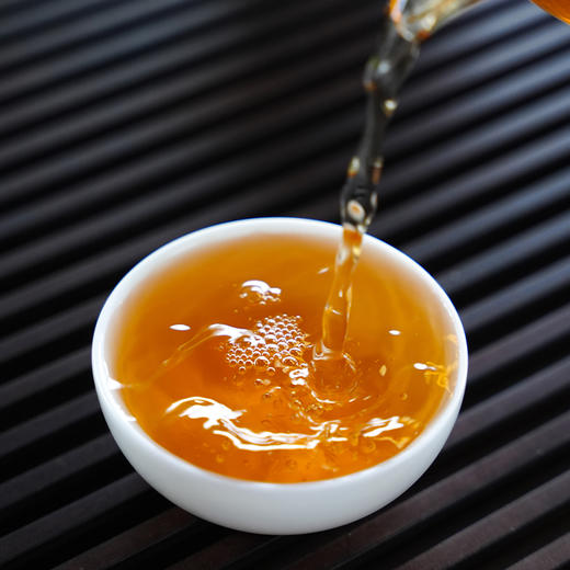 18年陈老生茶2007年头春茶，原勐海茶厂高级茶技师，7549批次研发制作发起人:陈金秀女士全程监制；【中期茶的天花板】357g/饼  7饼/提 商品图5