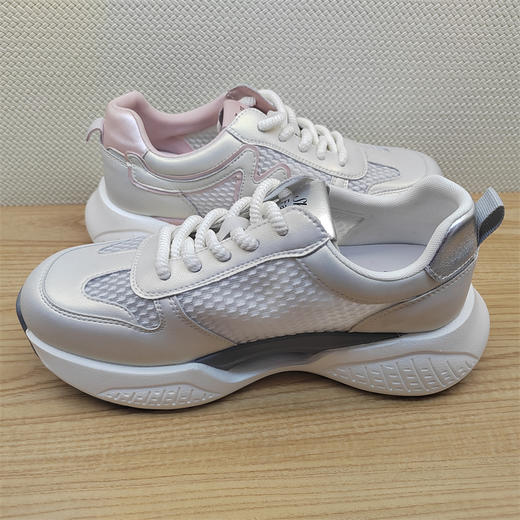 豪行2024年夏季新品时尚休闲运动单网简约女单鞋24230211 商品图4