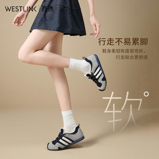 西遇德训鞋女新款秋季超火复古平底歪头运动鞋轻便软底休闲鞋V1656983 商品图1
