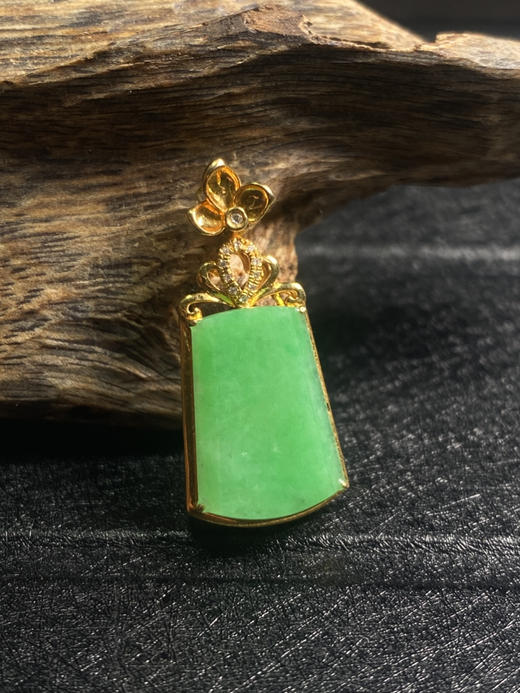 【FC0002】18K金镶嵌翡翠满绿无事牌吊坠 商品图0