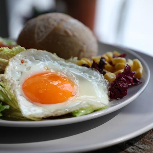蛋鲜森 无抗可生食土鸡蛋10枚400g 商品图2