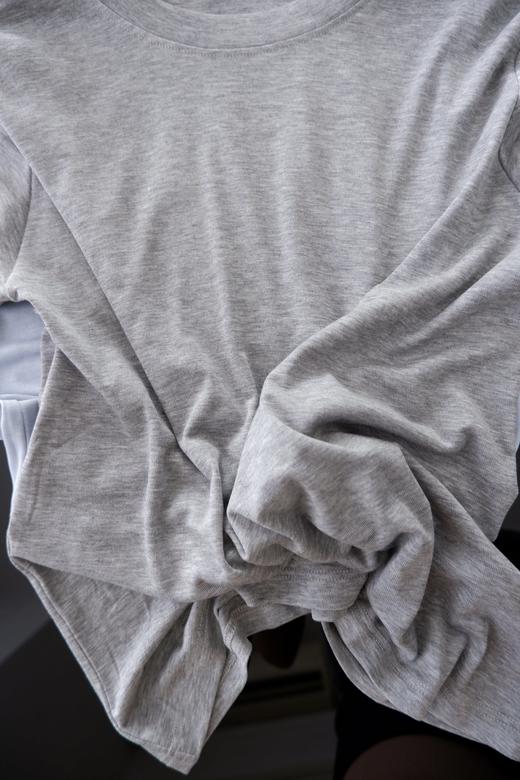 直发【 9962】面料里都是顶级进口成分 the row的天丝羊毛短袖 商品图7