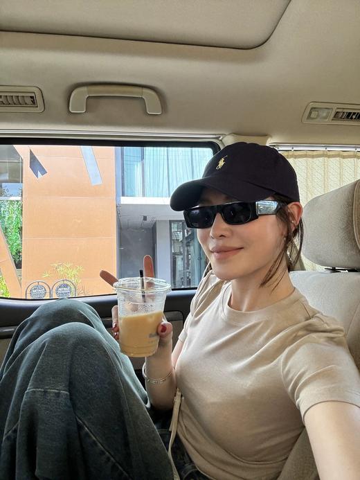 直发【 9962】面料里都是顶级进口成分 the row的天丝羊毛短袖 商品图2