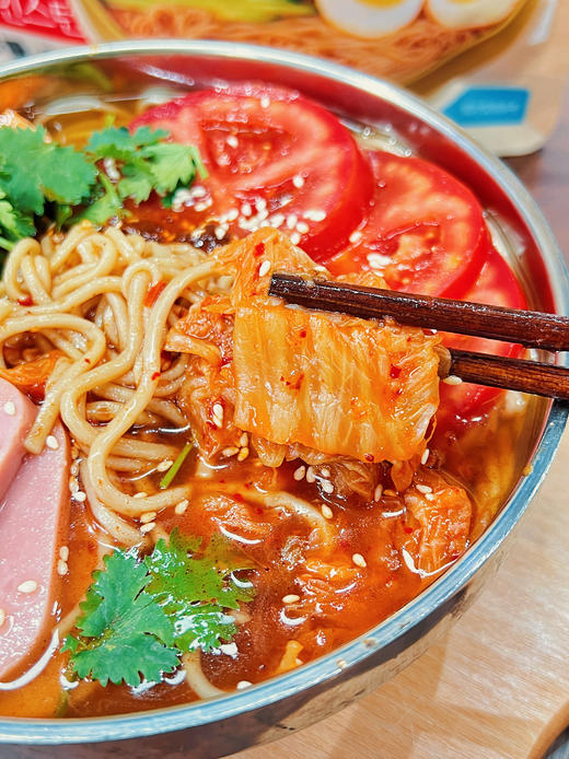 🌈🌈来自东北的清爽速食👉【皇饿吗&食光说 东北荞麦冷面】集清新、爽口、酸甜于一身🍲 🍜爽滑的荞麦面，搭配脆嫩辣白菜 🍜富含膳食纤维，营养饱腹感强 商品图1