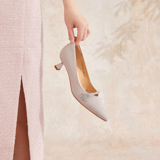 2楼千百度 24年秋季新品 浅口单鞋 A24455816 商品图4