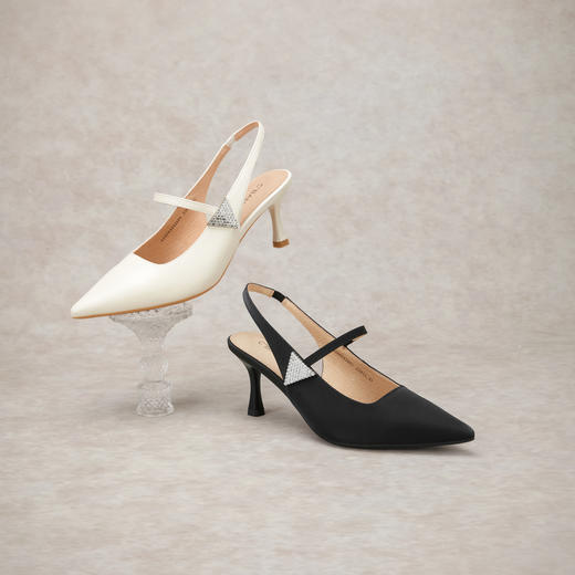 2楼千百度 24年夏季新品 时装凉鞋 A24264242 商品图1