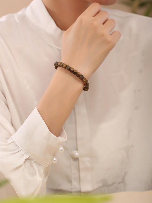 【沉香溯源】棋楠5mm方珠手串 BCQN367 （特殊商品请在收货之后48小时内申请退换货，过期不予处理！！！） 商品图3