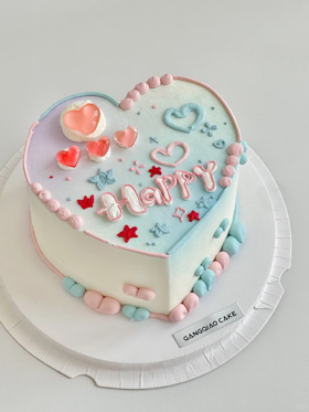 ins简约HAPPY写字爱心形蛋糕-低糖处理无添加