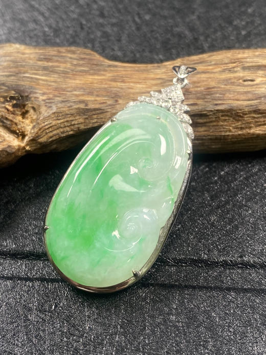 【FC0035】18K金镶嵌翡翠飘绿如意吊坠  饱满冰润 色阳完美 商品图3