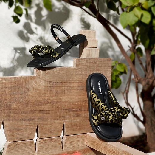 2楼千百度 25年夏季新品 一字带凉鞋 A25356867 商品图1