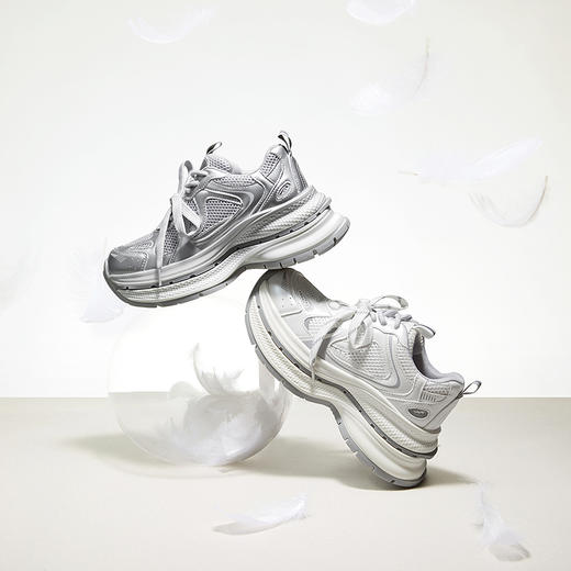 2楼千百度 25年春季新品 时尚休闲鞋 A25188893 商品图1