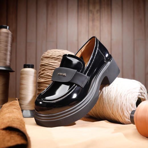 2楼千百度 24年秋季新品 乐福鞋 A24451579 商品图1