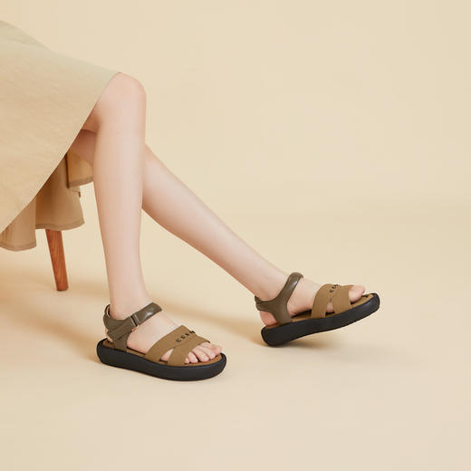 2楼千百度 24年夏季新品 休闲凉鞋 A24381010 商品图2