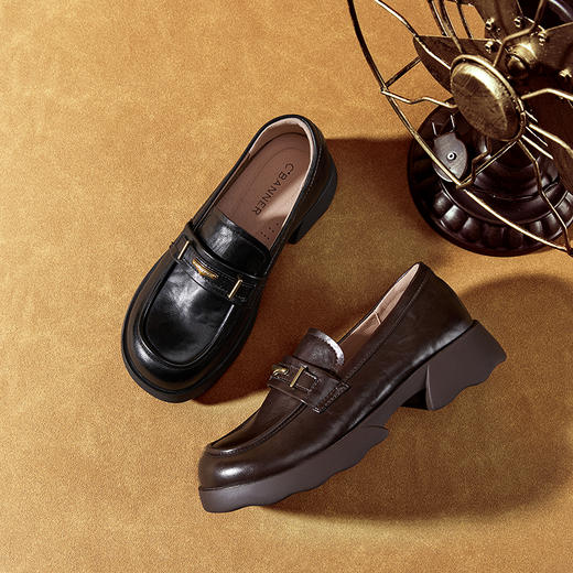 2楼千百度 25年秋季新品 乐福鞋（豆豆鞋） A25452806 商品图1