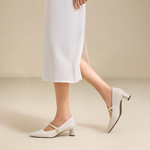 2楼千百度 25年秋季新品 浅口单鞋 A25485658 商品图2