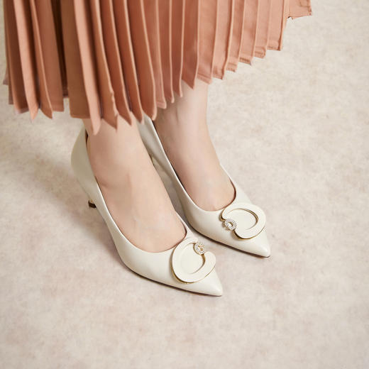 2楼千百度 24年春季新品 浅口单鞋 商品图4