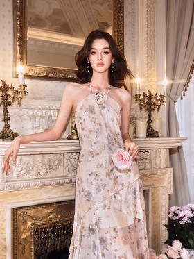 杏色印花亮片挂脖收腰荷叶边装饰连衣裙