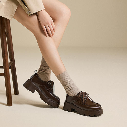 2楼千百度 25年秋季新品 牛津鞋 A25463002 商品图1