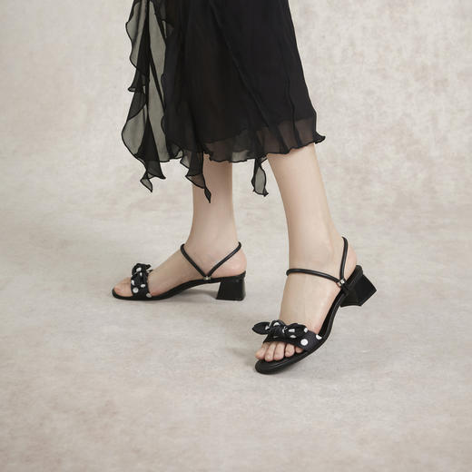 2楼千百度 24年夏季新品 一字拖 A24355069 商品图4