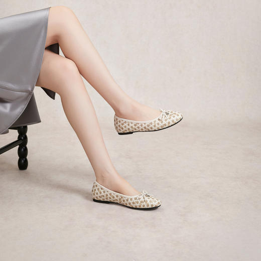 2楼千百度 24年春季新品 浅口单鞋 A24128828 商品图2