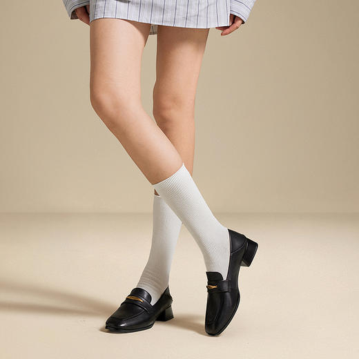 2楼千百度 25年秋季新品 乐福鞋（豆豆鞋） A25412304 商品图4