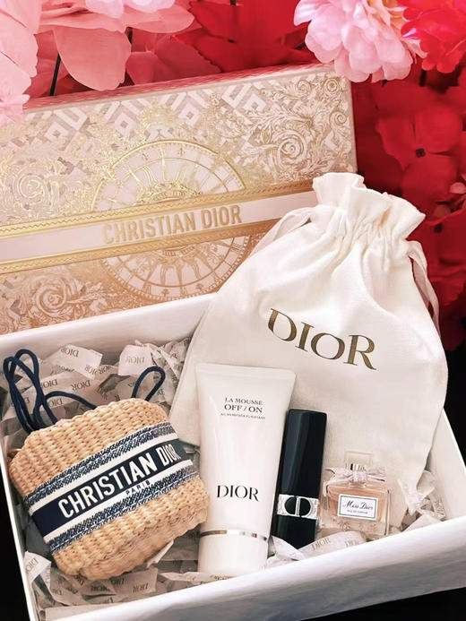 预售5天左右～超值礼盒！迪奥丝绒999口红正装+睡莲洁面50ml +甜心小姐5ml 赠送 迪奥草编包包 迪奥收纳袋 迪奥礼袋 商品图0
