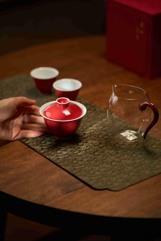 守艺 · 朱砂痣盖碗套组 1盖碗2杯子 景德镇高端茶器 盖碗110ml 杯子:50ml 商品图2