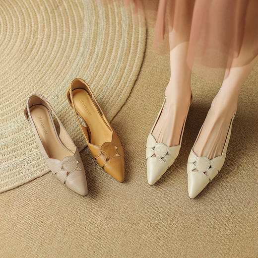 【预售5天】包头镂空尖头羊皮米白高跟鞋，中跟配旗袍法式通勤单鞋SSS&5327 商品图3
