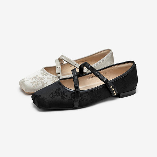 2楼千百度 24年秋季新品 时尚芭蕾鞋 A24450809 商品图1