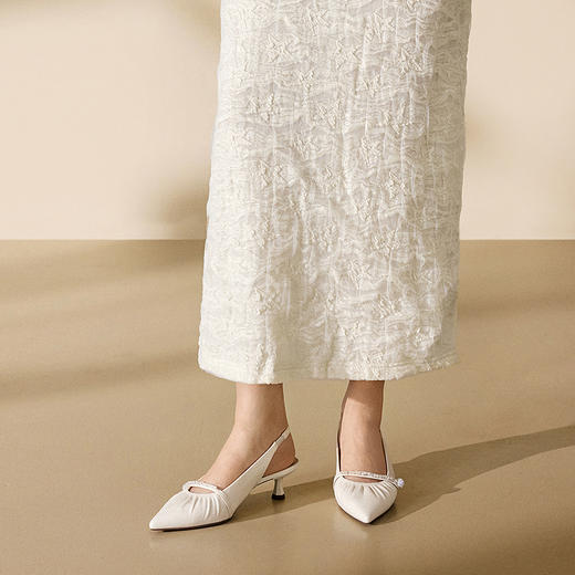 2楼千百度 25年夏季新品 时装凉鞋 A25282911 商品图2