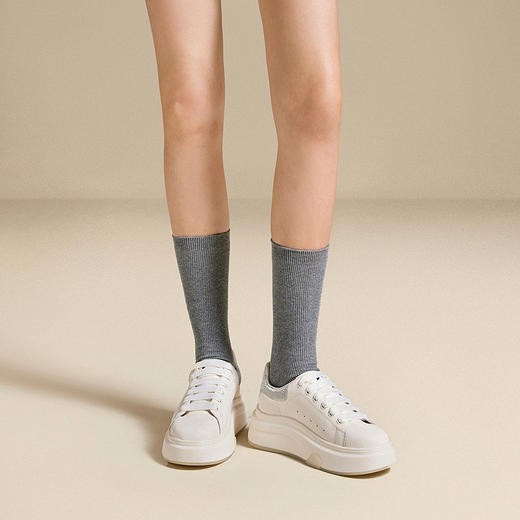 2楼千百度 25年秋季新品 休闲板鞋 A25470663 商品图4