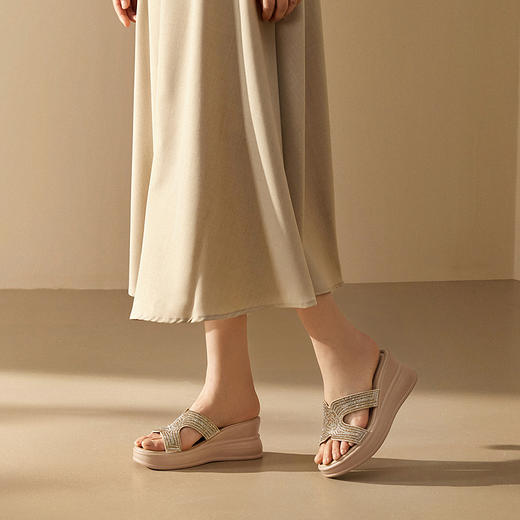 2楼千百度 25年夏季新品 其他拖鞋 A25385152 商品图1