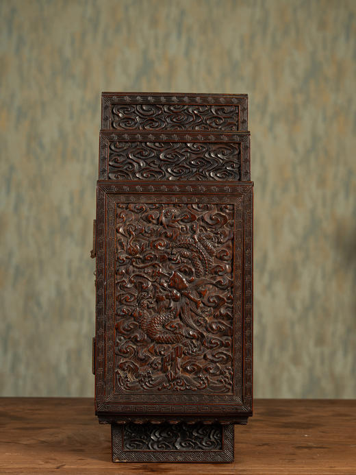 清中期	紫檀满雕云龙纹百宝箱 商品图3