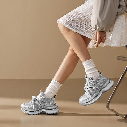 2楼千百度 25年春季新品 时尚休闲鞋 A25188893 商品图2