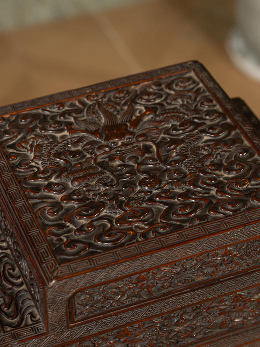 清中期	紫檀满雕云龙纹百宝箱 商品图2