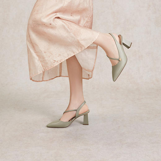 2楼千百度 24年夏季新品 时装凉鞋 A24257796 商品图2