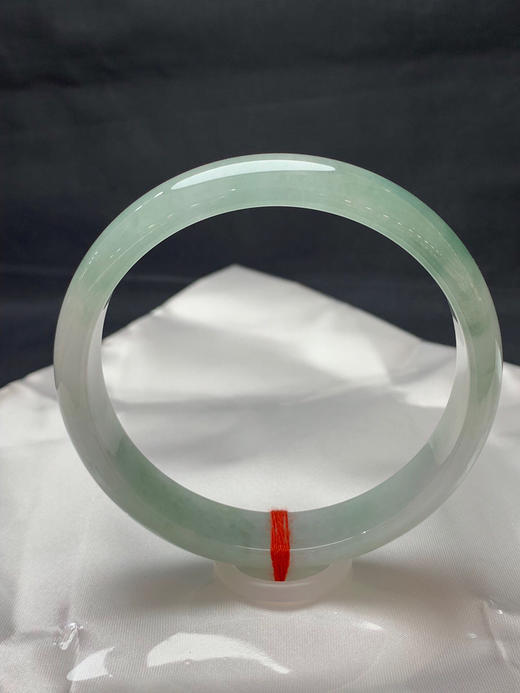 620599，63.5圈口，糯冰油青正圈平安镯，种水好，透手 商品图0