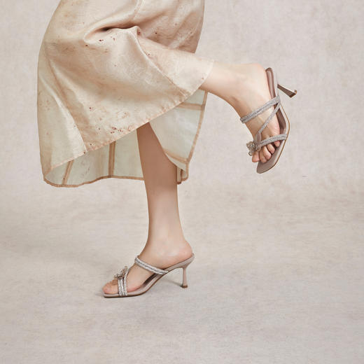 2楼千百度 24年夏季新品 其他拖鞋 A24330710 商品图2