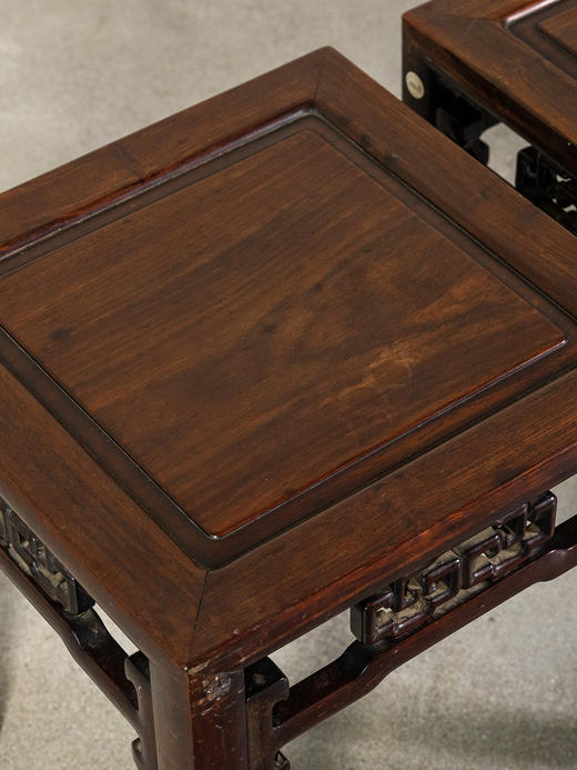 清	红木如意纹卡子花四面平方凳（一对） 商品图4