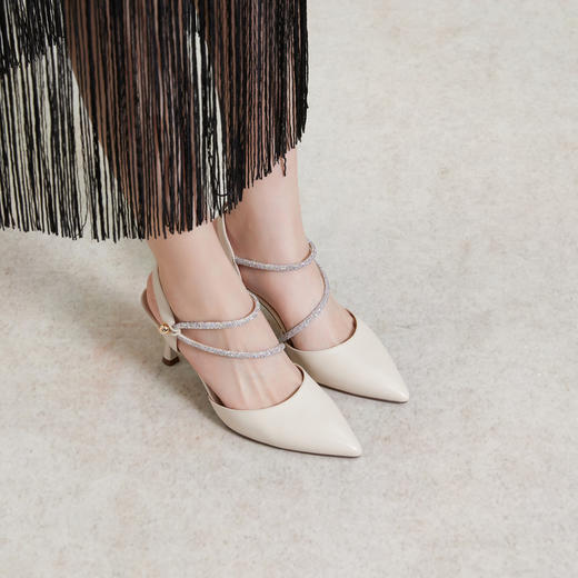 2楼千百度 24年夏季新品 时装凉鞋 A24257794 商品图2