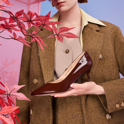 2楼千百度 24年秋季新品 浅口单鞋 A24471653 商品图1