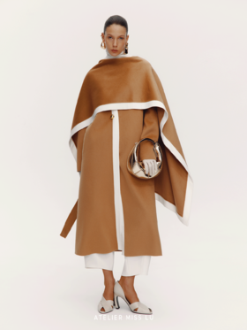 【佛罗伦萨街景】老钱风撞色设计围巾一体绵羊毛大衣