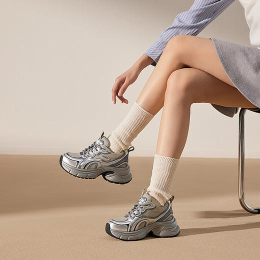 2楼千百度 25年春季新品 时尚休闲鞋 A25188863 商品图4